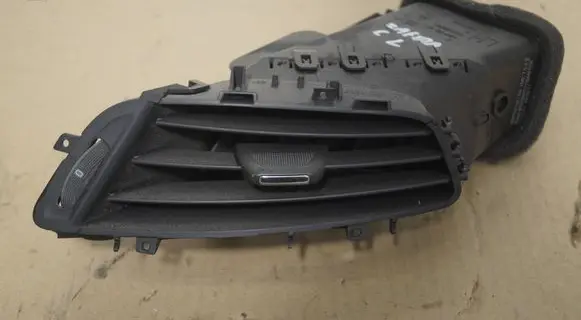 Opel Zafira C Dash center air vent grill 13427382 364719583
