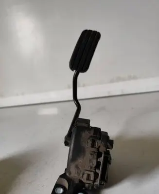 Renault Trafic II (X83) Accelerator throttle pedal 6PV00811914 7700313060