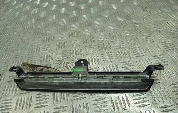 Volvo V70 Third/center stoplight 8658948