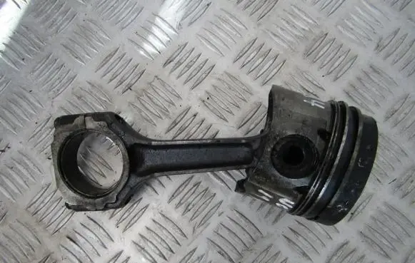 Volvo 460 Piston with connecting rod