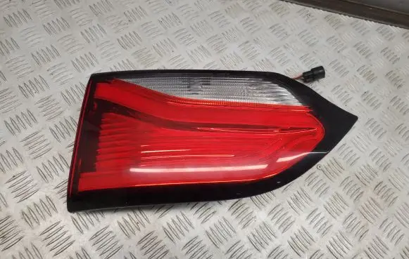 Chrysler Pacifica Tailgate rear/tail lights P68228940AE 68228940AE