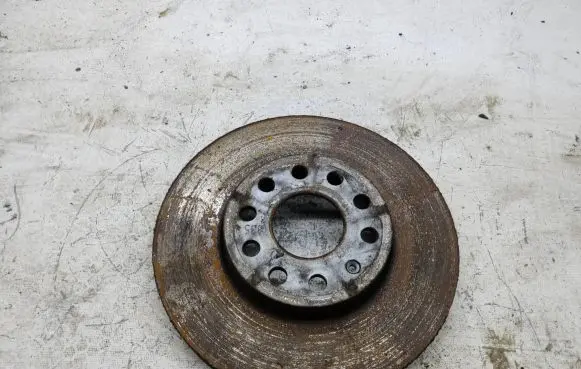 Volkswagen Golf Sportsvan Front brake disc