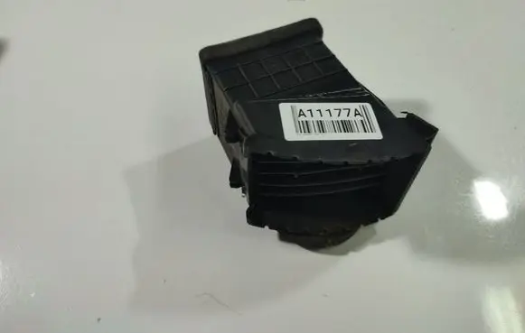 KIA Sorento Dash center air vent grill 974803E000