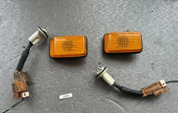 Nissan Patrol Y60 Front fender indicator light 2616020J00