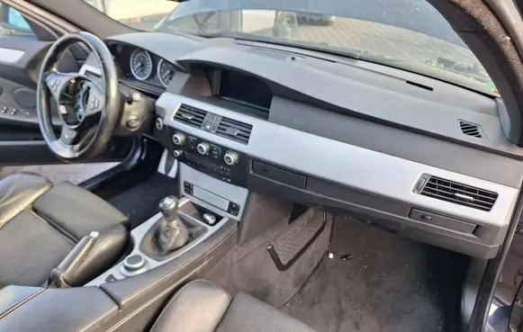 BMW 5 E60 E61 Dashboard BMW-E60-E61-DESKA HEAD-UP START-STOP