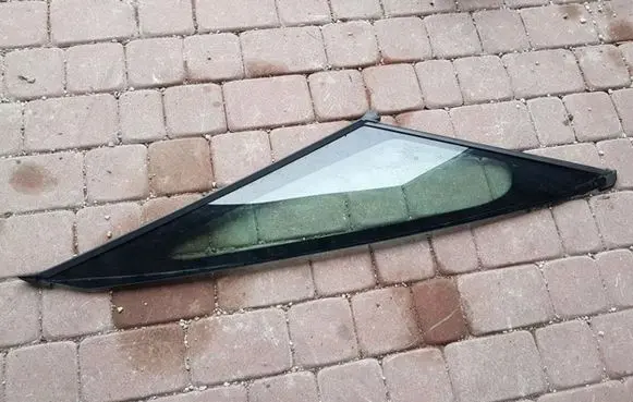 Opel Zafira C Front triangle window/glass 42TYS