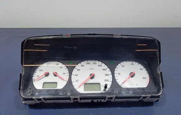 Volkswagen PASSAT B4 Speedometer (instrument cluster) 3A0919861F