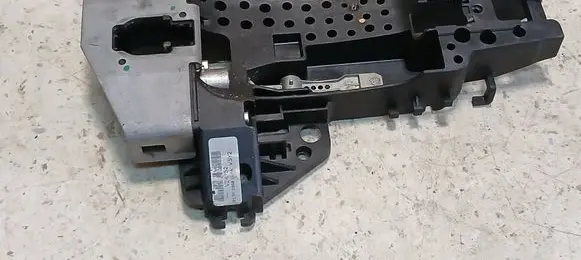 Audi A4 S4 B8 8K Front door exterior handle/bracket 8T02837886