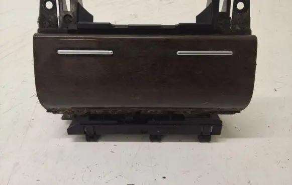 Audi A4 S4 B7 8E 8H Ashtray (front) 8E0857951
