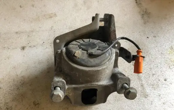 Audi Q5 SQ5 Engine mount bracket 8R0199381