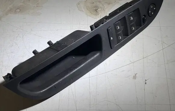 BMW 5 E60 E61 Electric window control switch 6983693