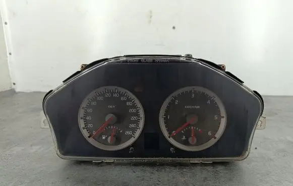 Volvo V50 Speedometer (instrument cluster)