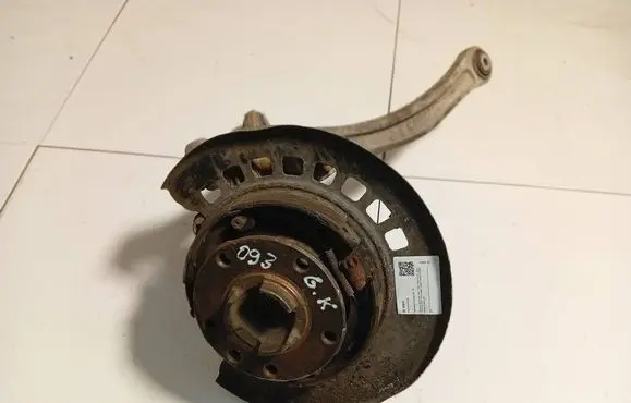 Volkswagen Touareg I Rear wheel hub 