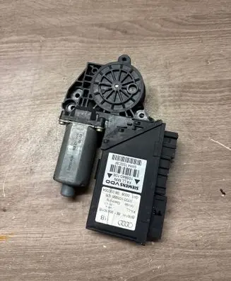 Audi A4 S4 B8 8K Front door window regulator motor 8E1959801B 5WK47002CBF 9700105990106
