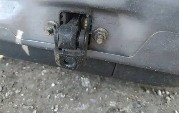 Opel Astra H Rear door check strap stopper