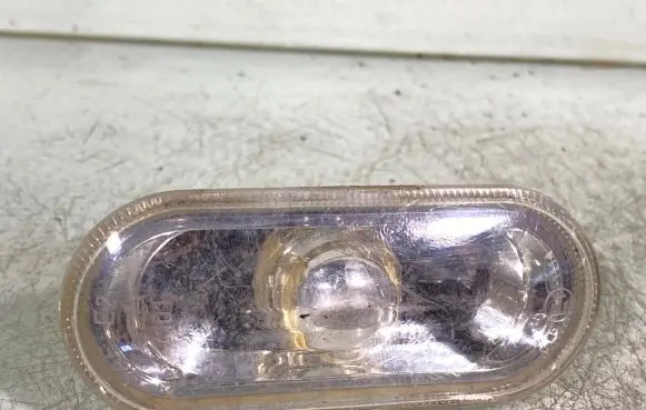 Volkswagen Golf IV Front fender indicator light 1j0949117