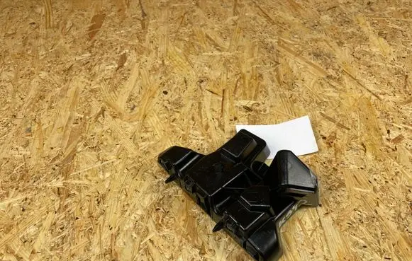 Ford Fiesta Front bumper mounting bracket H1BB17D958A1G