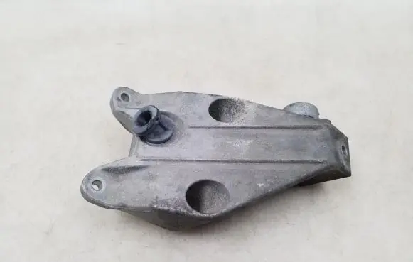 BMW 5 F10 F11 Engine mounting bracket 6781227