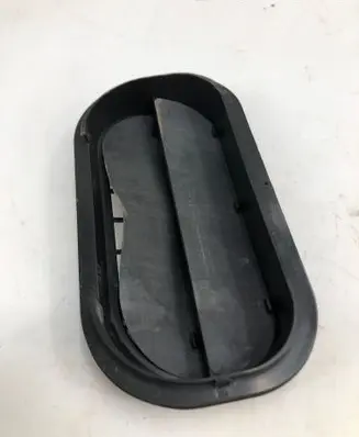 Seat Leon IV Quarter panel pressure vent 6r0819465