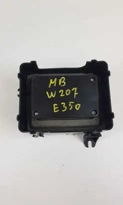 Mercedes-Benz E C207 W207 Central locking vacuum pump A0008000018 A5998200010