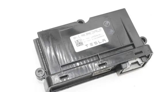 Tesla Model X Rear brake EMF control unit/module 100761800J