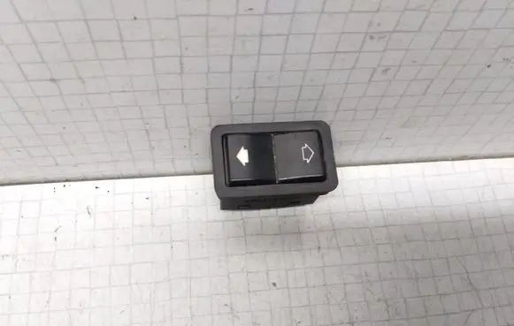 BMW 5 E39 Electric window control switch 8368974