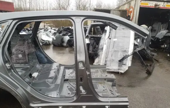 Mercedes-Benz B W246 W242 Pillar (middle) 