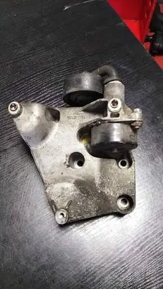 BMW 3 E46 A/C compressor mount bracket 7707319