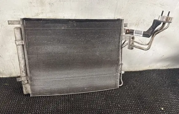 KIA Sorento A/C cooling radiator (condenser) 976062P000