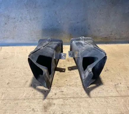 Mercedes-Benz C AMG W202 Intercooler air guide/duct channel 2028890736 2028890236