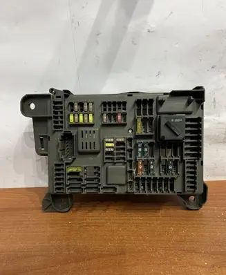 BMW X5 E70 Fuse box set B010105300 D1433