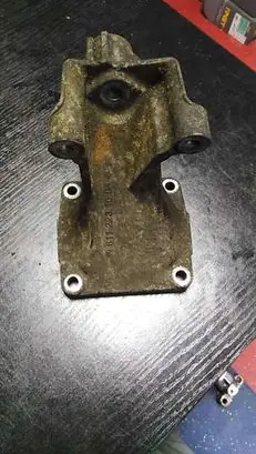 Mercedes-Benz E W210 Engine mounting bracket 6112231004