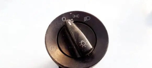 Skoda Fabia Mk2 (5J) Light switch 3B0941531B