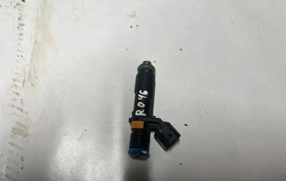 Jeep Cherokee Fuel injector 04593986AA 04627890AA