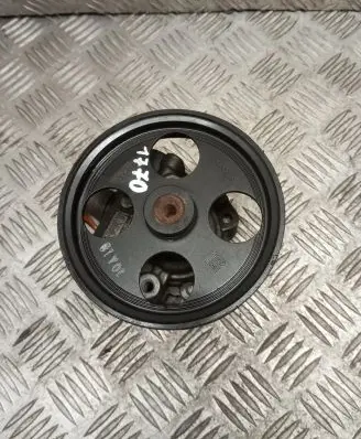 Opel Insignia A Power steering pump 55563329