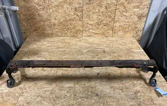 Volvo V50 Radiator mount bracket 