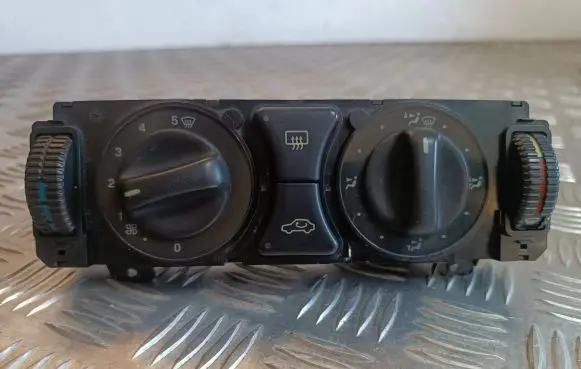 Mercedes-Benz E W210 Climate control unit 2108300185