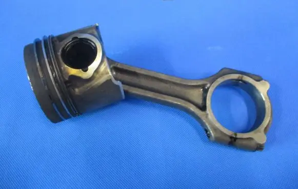 Hyundai i40 Piston with connecting rod 