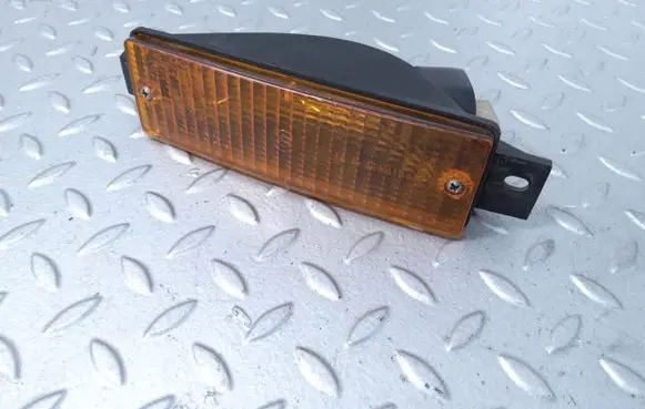 BMW 3 E30 Front bumper turn signal 1380963 63131380963 1386011