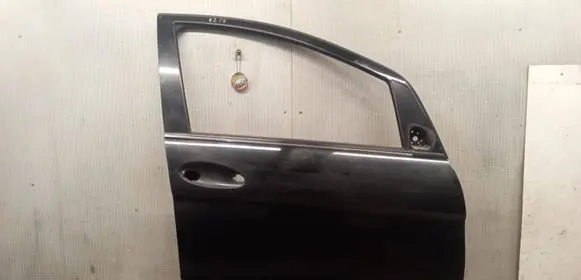 Mercedes-Benz B W245 Front door 