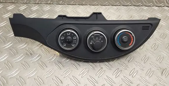 Toyota Yaris Climate control unit 554060D390