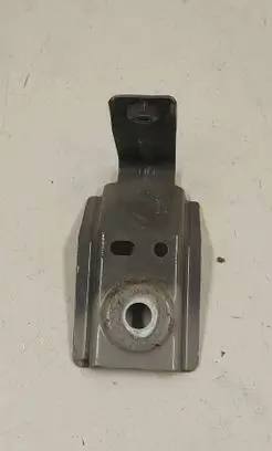 Fender mounting bracket