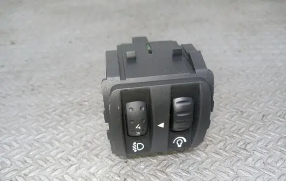 Renault Twingo II Headlight level height control switch 8200095495D