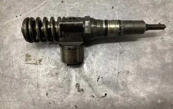 Mitsubishi Grandis Fuel injector 0414720404