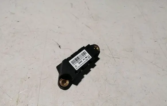 Mercedes-Benz E W211 Airbag deployment crash/impact sensor 0018209126