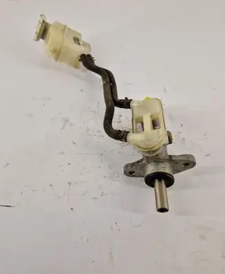 Mitsubishi Grandis Master brake cylinder 