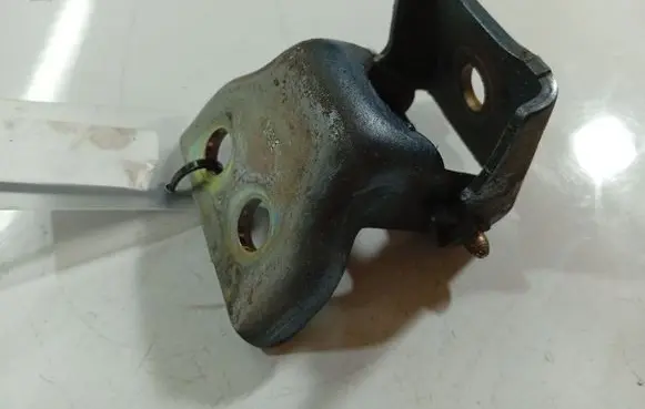 Peugeot 407 Rear door lower hinge 