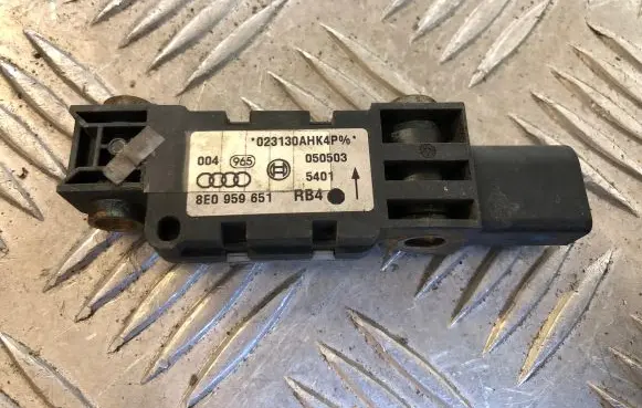 Audi A4 S4 B6 8E 8H Airbag deployment crash/impact sensor 8E0959651 050503 023130AH4APD
