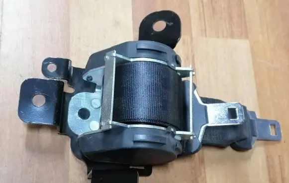Nissan Qashqai Middle seatbelt (rear) 88854JD000 88824M 606161961