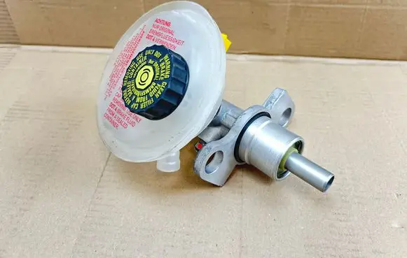Brake fluid reservoir